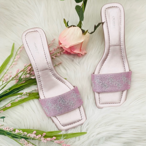 Guess Betiane Kitten Heels - Picture 4 of 11